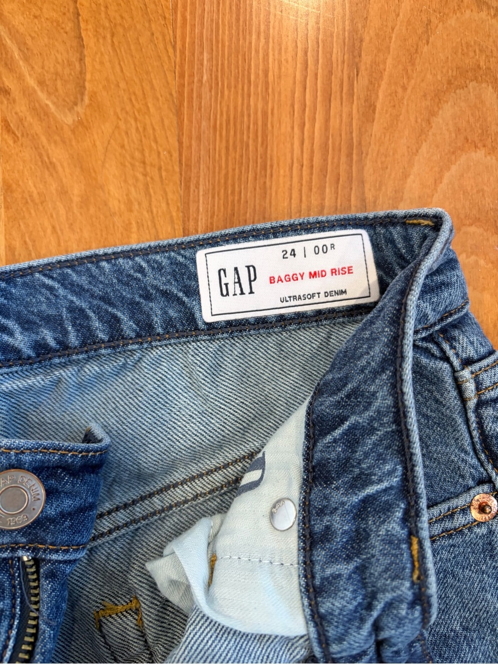 GAP Baggy Mid Rise Woman’s Cuffed Jeans - Classic Blue Denim